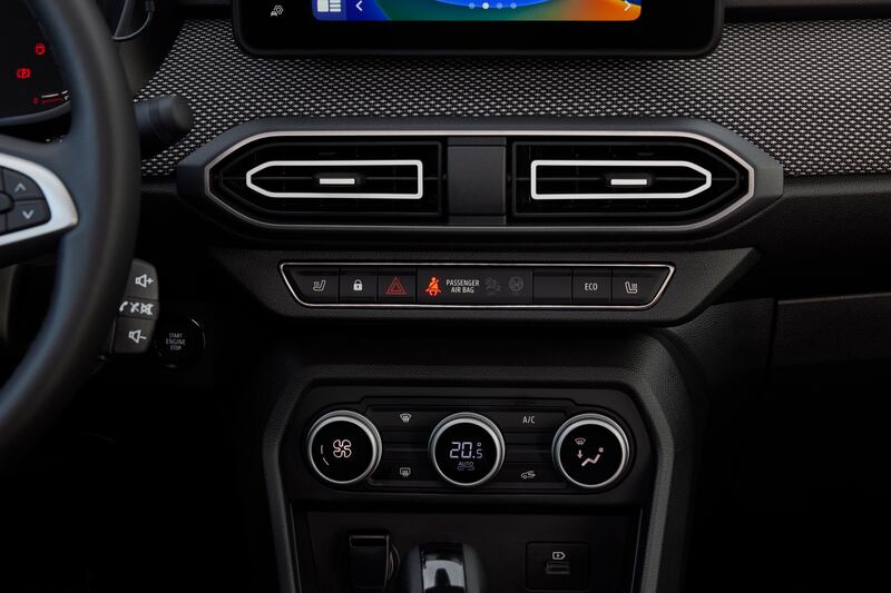 Dacia Jogger Hybrid 140: guarda la gallery del crossover ibrido multispazio 14