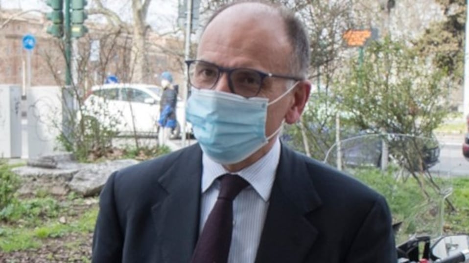"Osannato da chi lo tradì...". Cosa c'è dietro il Pd di Letta