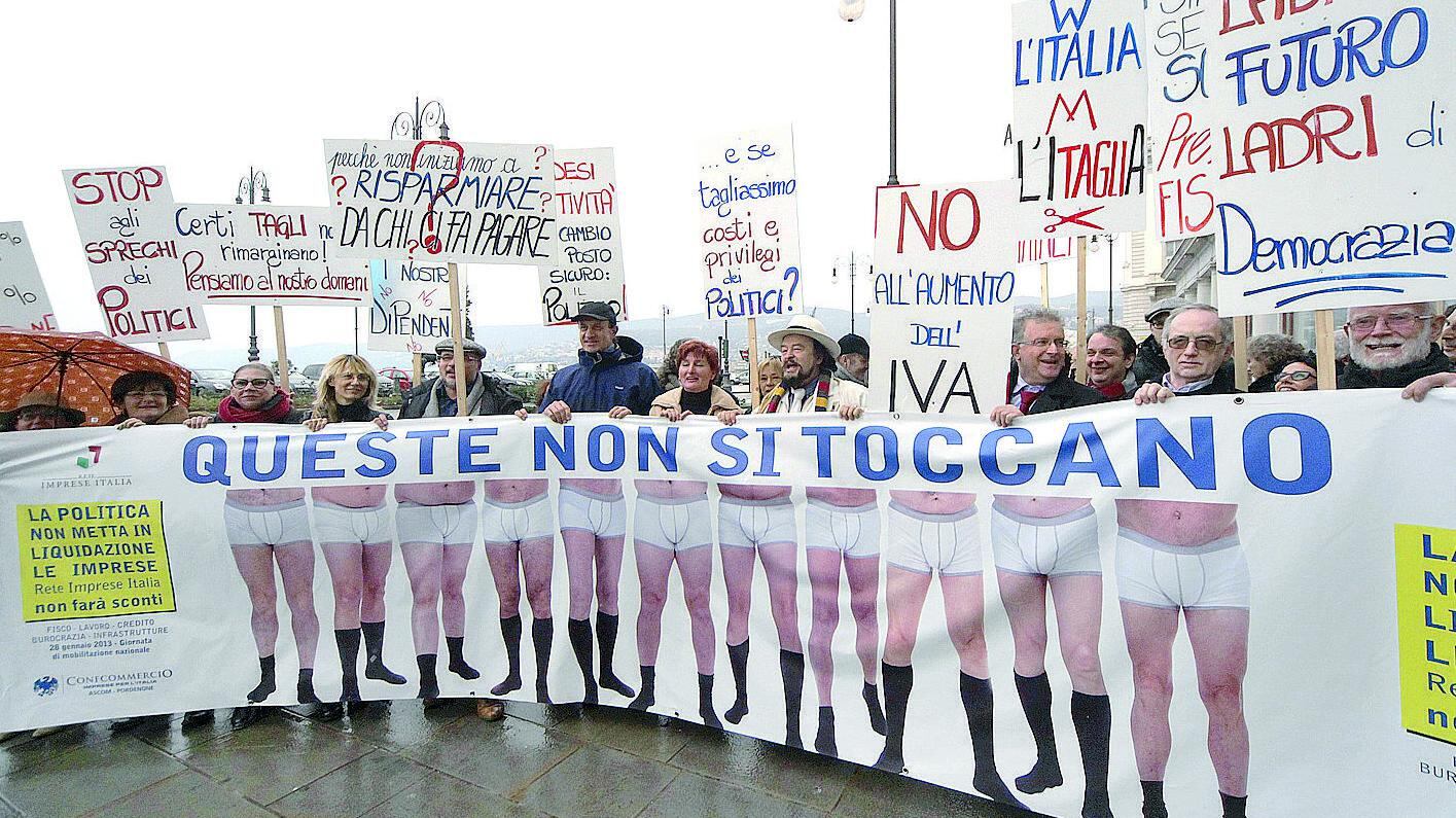 L'agonia delle partite Iva: "Sfruttati come bancomat e scaricati dall'esecutivo"
