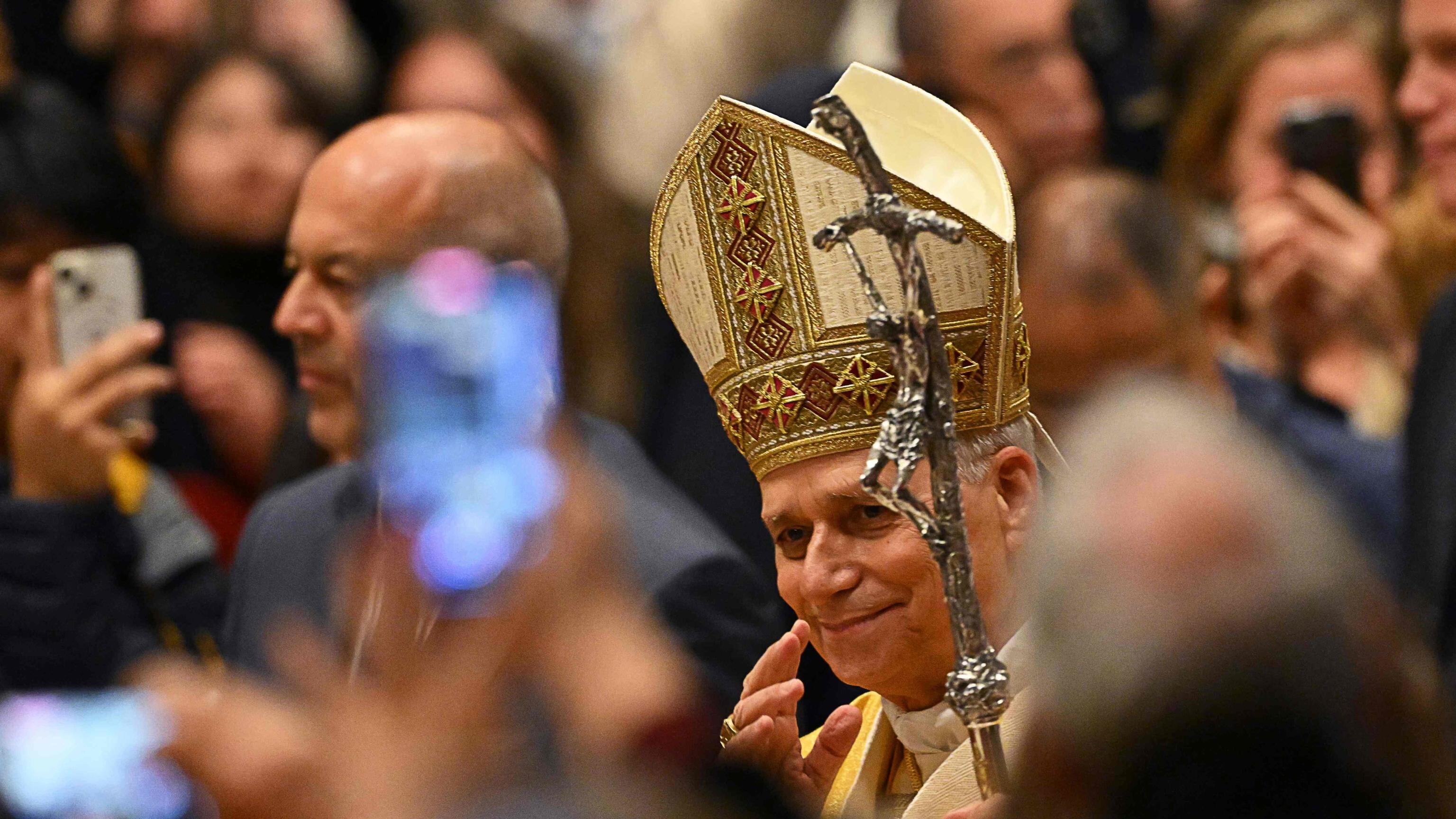 Prima messa di Natale da Papa per Leone XIV: "È festa della carità, della fede e della speranza"