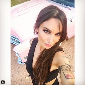 Siria De Fazio si mostra in topless 28