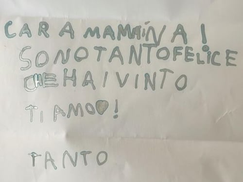 "Mammina, sono tanto felice". Il dolce biglietto della figlia alla Meloni