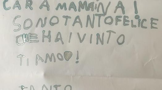 "Mammina, sono tanto felice". Il dolce biglietto della figlia alla Meloni