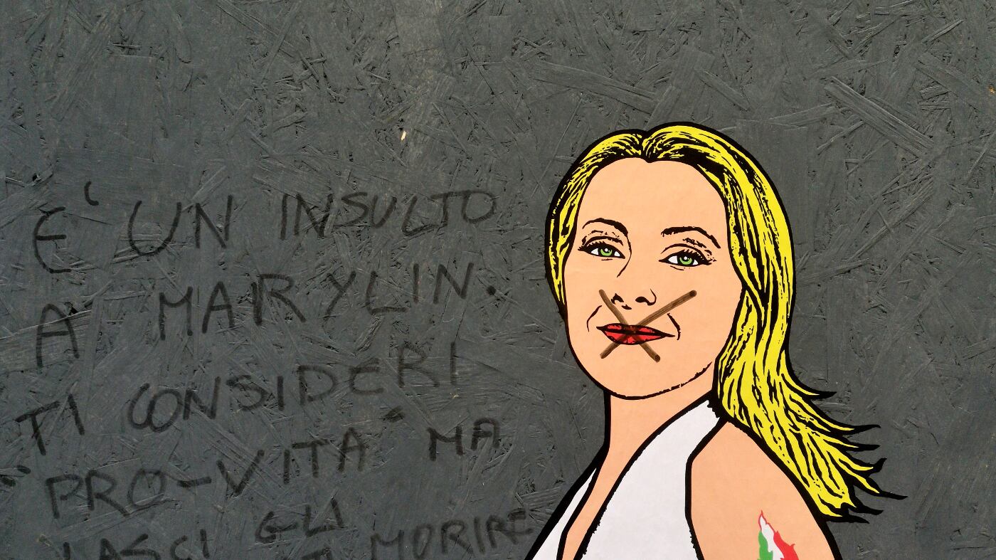 "Lasci morire gli immigrati in mare". Lo sfregio al murales su Meloni