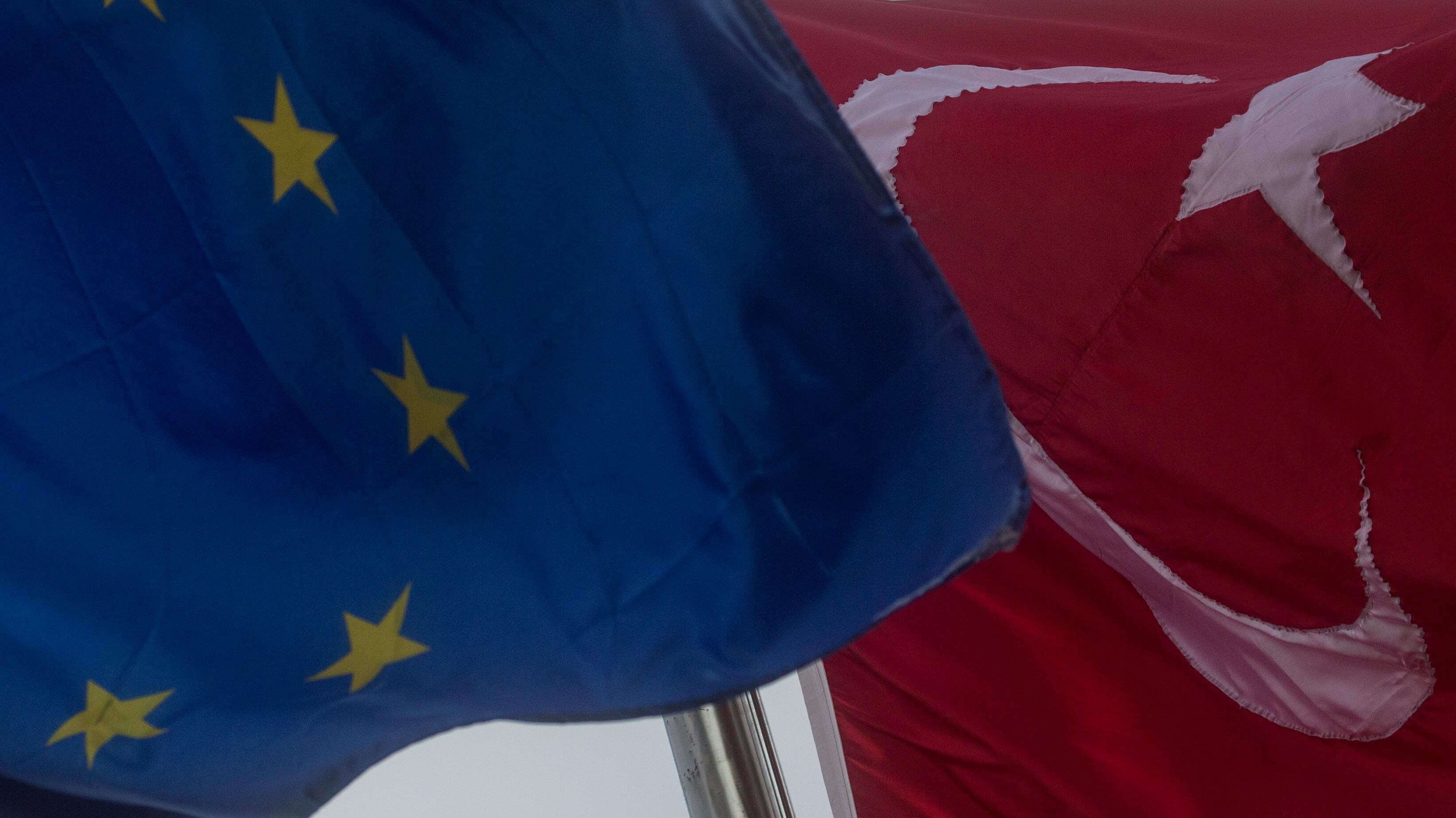 Adesso Erdogan minaccia di inondare l'Europa di profughi