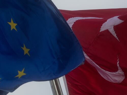 Adesso Erdogan minaccia di inondare l'Europa di profughi