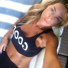 Elenoire Casalegno sexy a letto  8