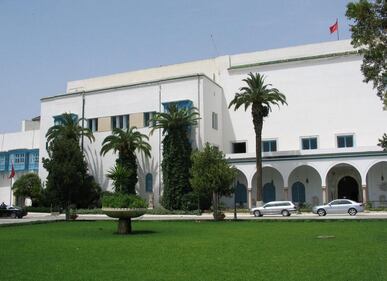 Paura a Tunisi: turisti presi in ostaggio 1
