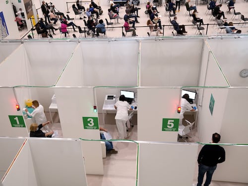 Lombardia da record: vaccinati otto su dieci e pronti per terza dose