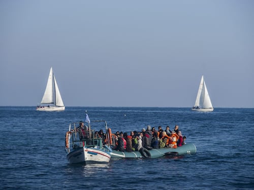 Migranti, la Germania invoca Dublino: “Trasferimenti verso Italia e Grecia”