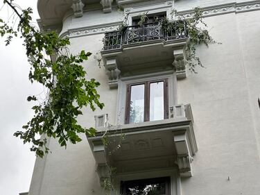 Danni a Milano per il maltempo: divelto balcone in Foro Bonaparte 3