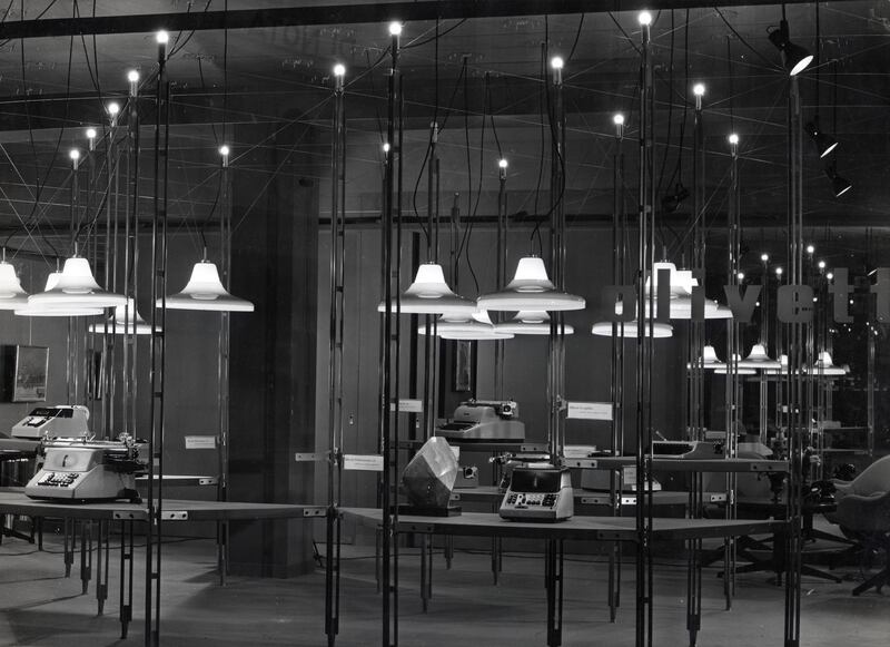 Hr Puntiluce, Franco Albini con Franca Helg, negozio Sampo-Olivetti 1958-1960, Parigi @Fondazione Franco Albini