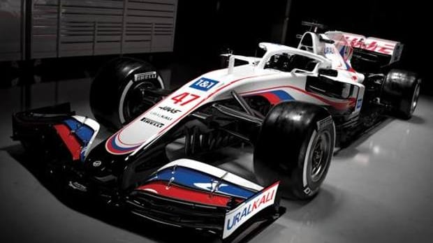 L'americana Haas si veste con la bandiera russa