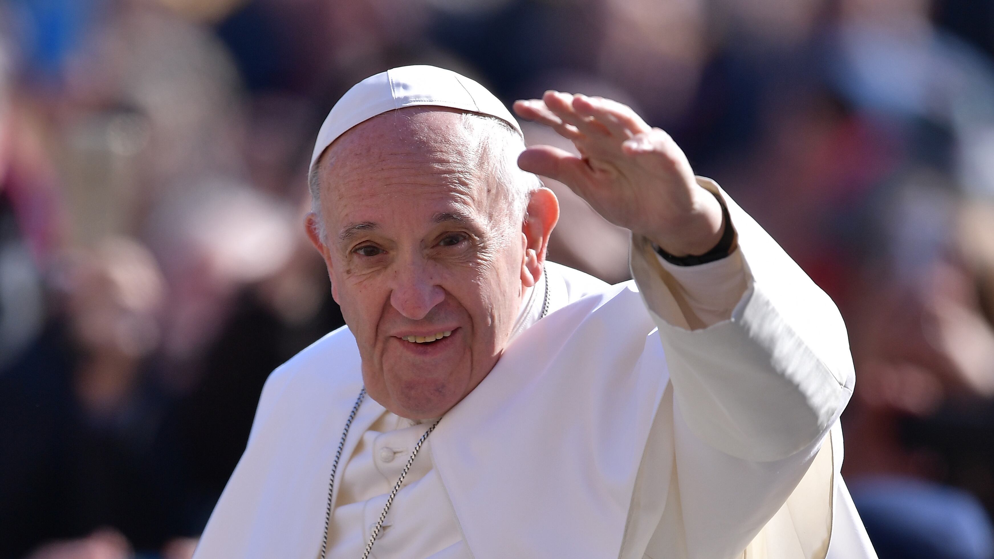 Papa Francesco, i medici sciolgono la prognosi. "Miglioramenti consolidati"