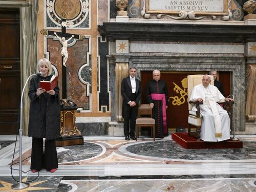 L'intervento di Bergoglio: "Siete i più applauditi perché avete il potere di diffondere serenità"