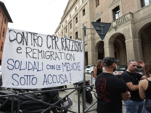 Cocco, il nuovo idolo rosso. La regia di Cucchi e Avs dietro al “dottor invasione”