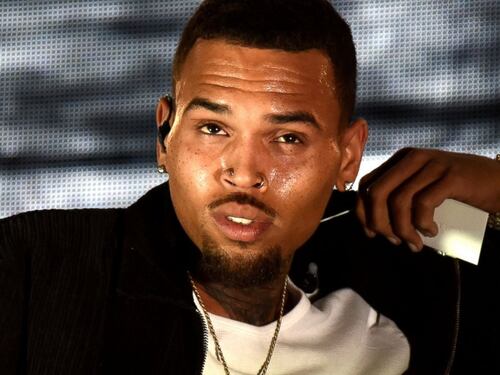 Polizia a casa di Chris Brown dopo la richiesta d'aiuto di una donna al 911