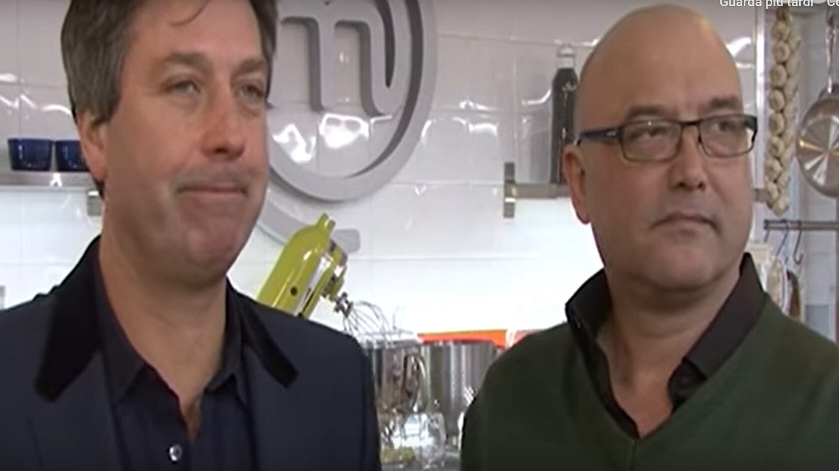 Masterchef, licenziati due giudici: "Insulti razzisti e molestie"