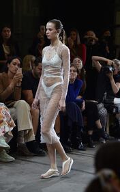 Le modelle sfilano alla Fashion Week Australia 2019 2
