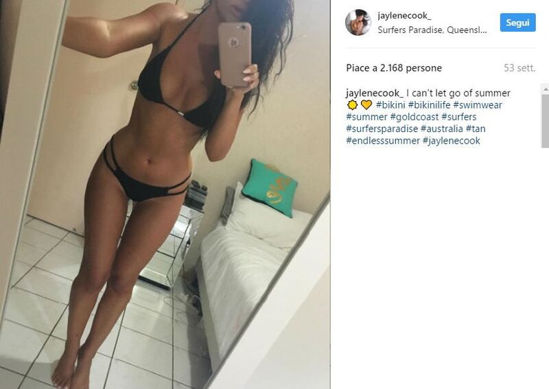 Playmate nuda sul vulcano sacro, le foto 20