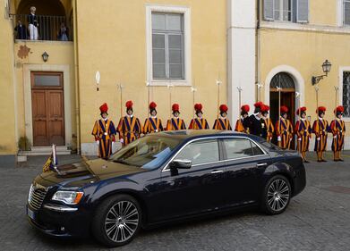 Elisabetta II e Papa Francesco 5