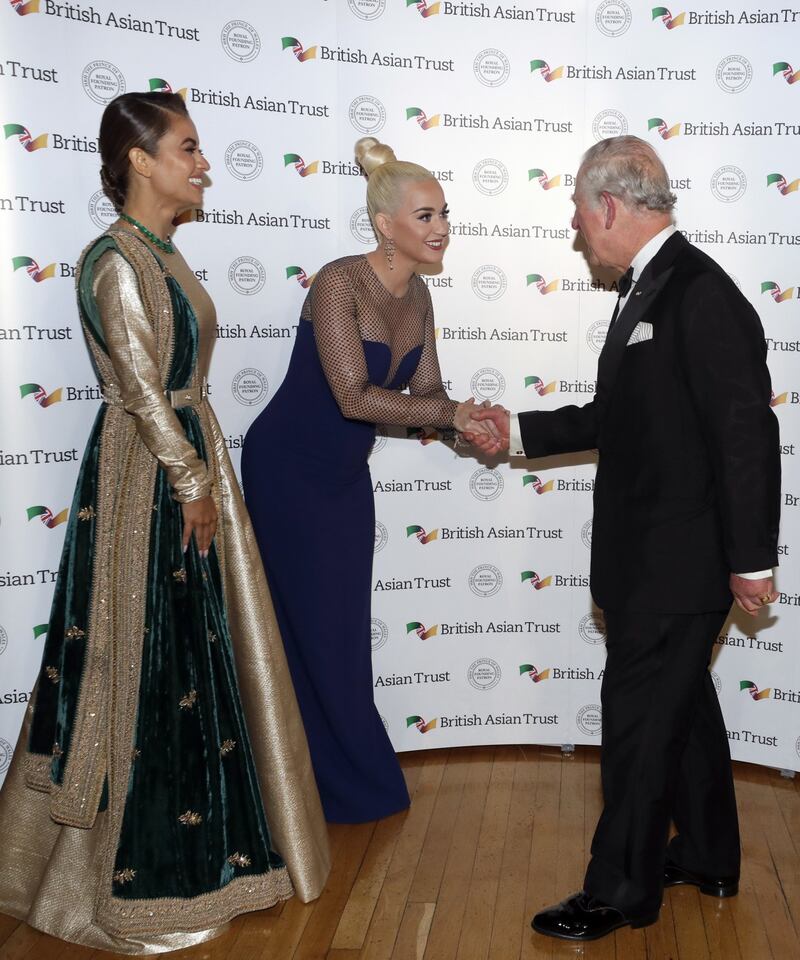 Il Principe Carlo e Katy Perry in foto 9