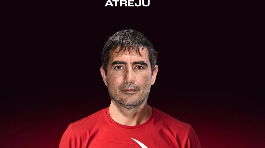 Fratoianni e la Tesla, spunta l'immagine simbolo del leader di Avs (e di sua moglie)