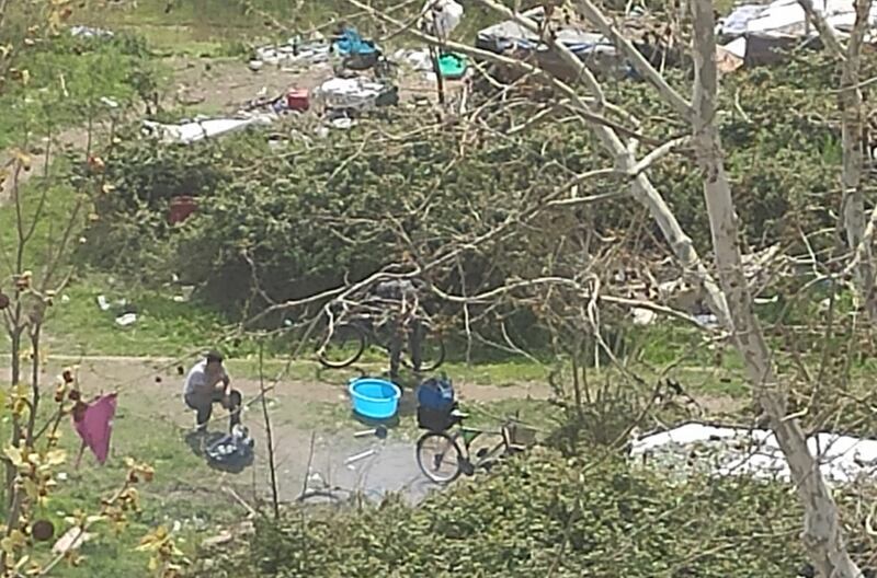 Discariche, roghi tossici e pic-nic: sul Lungotevere di Pietra Papa spunta una nuova favela 6