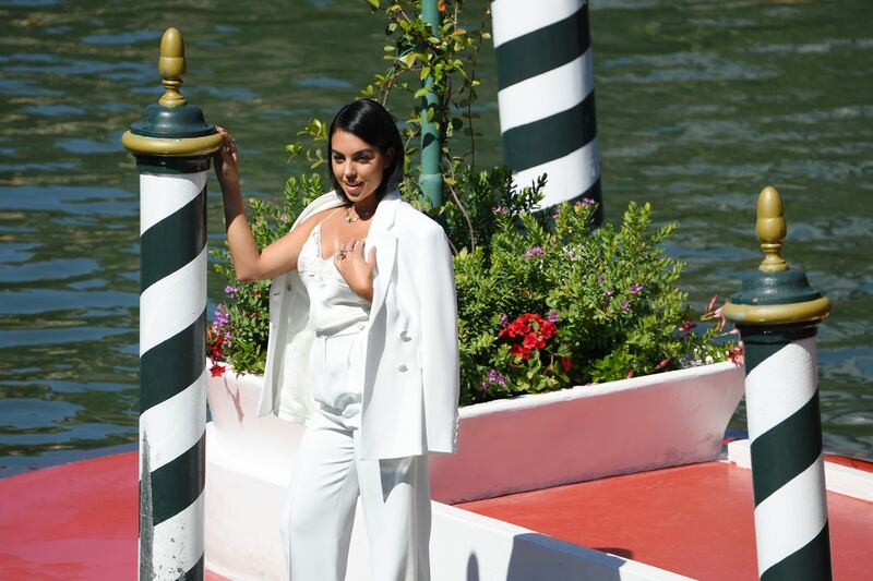 Georgina Rodriguez al Festival di Venezia (con gaffe) 6