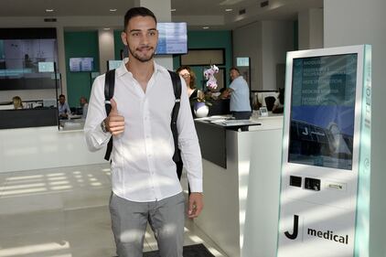 Juventus, visite mediche per De Sciglio: le foto 1