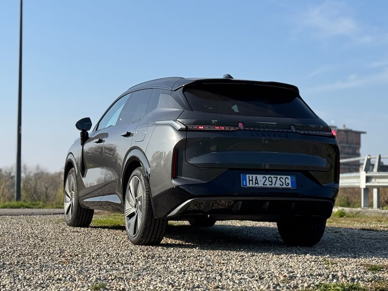Lynk & Co 08: la gallery del nuovo suv ibrido plug-in 8