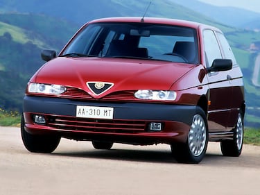 Alfa Romeo 145, guarda la gallery 13