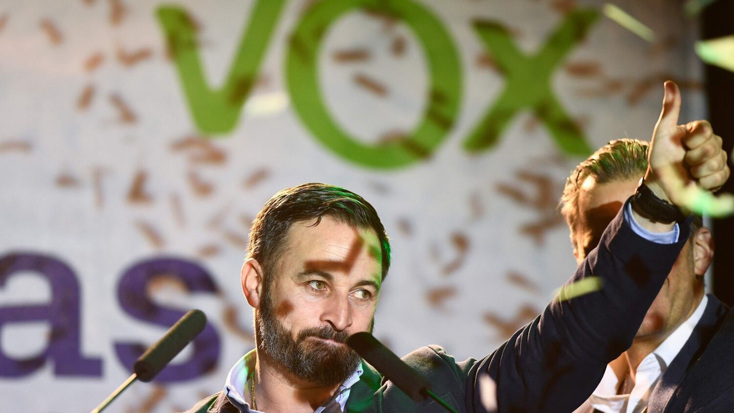Il leader di Vox: "Pressioni da Bruxelles per allontanare Salvini"