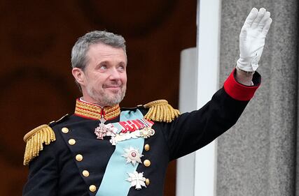 La regina Margrethe abdica. Sale al trono Re Frederik X 7