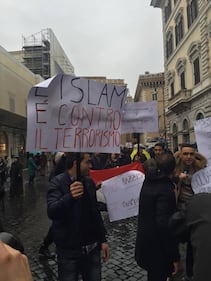 I musulmani scendono in piazza contro l'Isis 7
