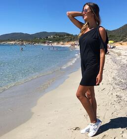 Giorgia Palmas, bikini sexy in Sardegna 3