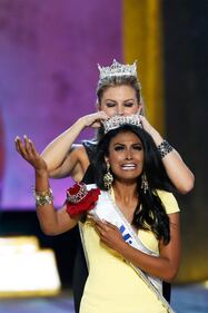 Nina, la prima Miss USA indiana 5