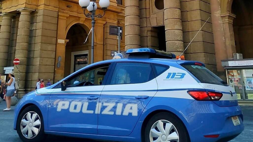 Paura in pieno centro a Firenze: straniero insegue e minaccia studenti