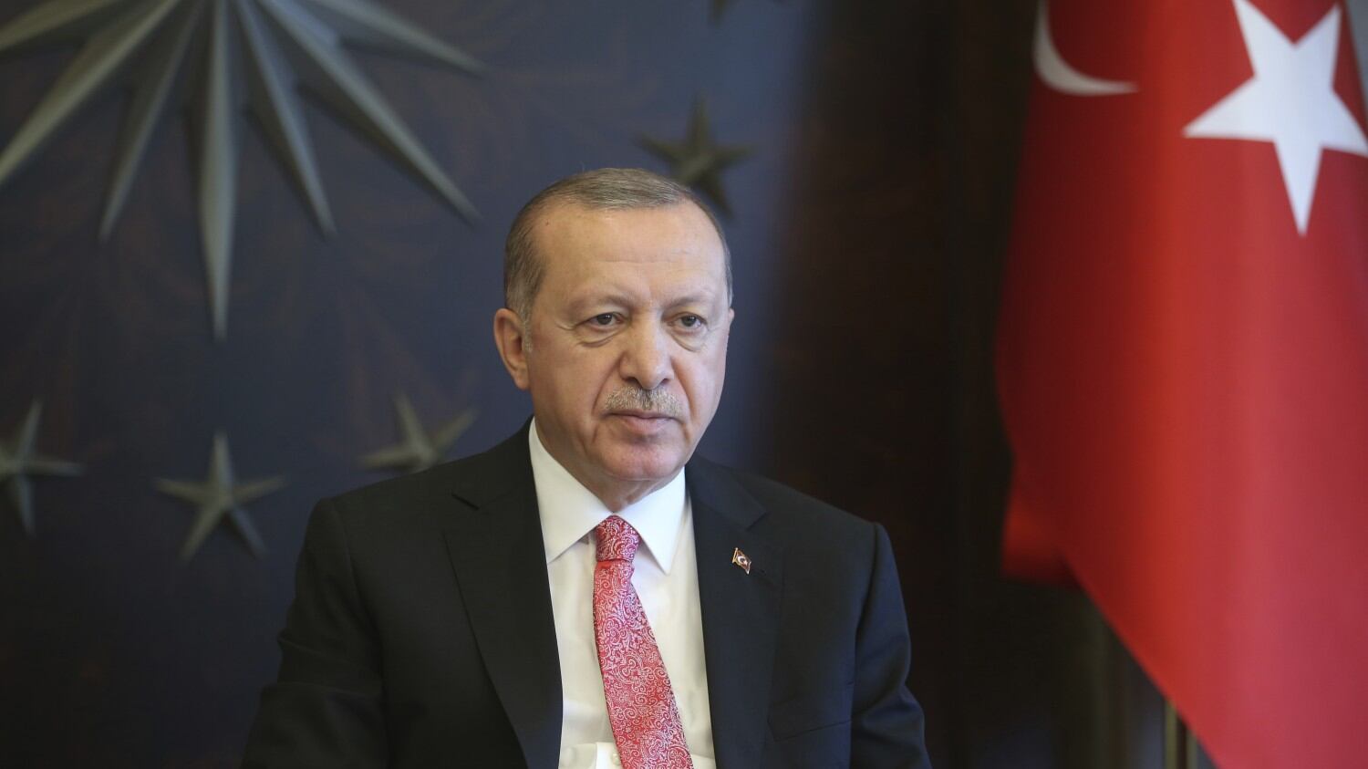 Erdogan sfida l'Europa: a Cipro tornano i turisti sulla spiaggia "proibita"