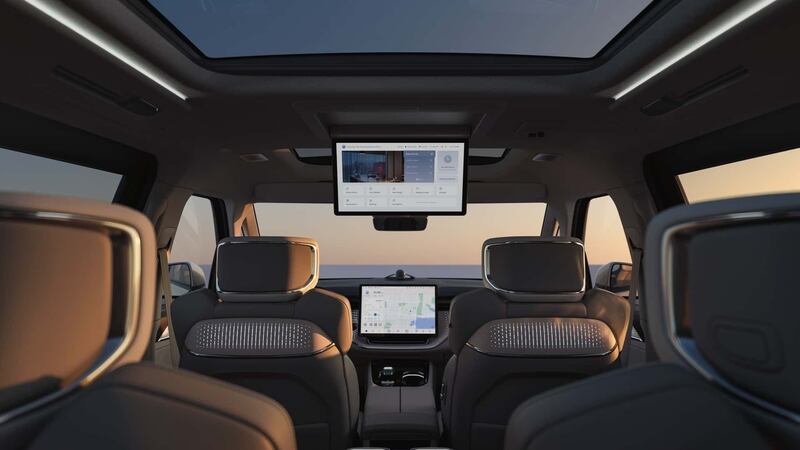 Volvo EM90, guarda tutte le foto 9