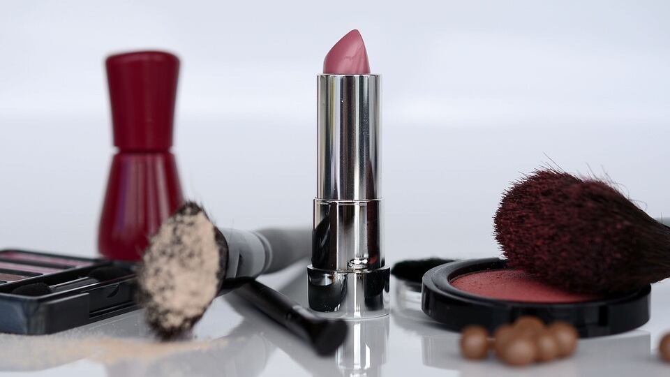 Make up: ecco i trucchi per apparire più giovani