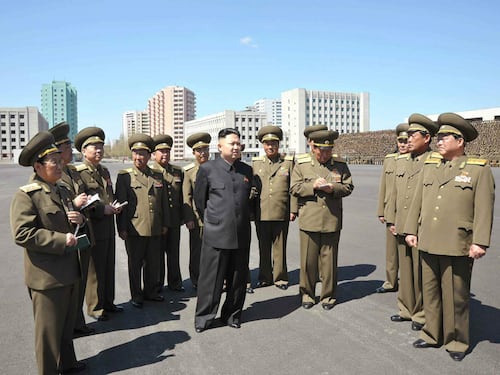 Corea del Nord, 15 anni di lavori forzati all'americano Kenneth Bae