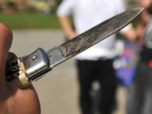 "Te ne devi andare di casa". Lite tra coinquilini finisce nel sangue