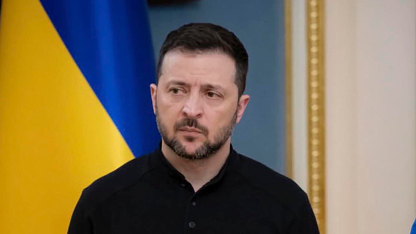 L'ennesimo affondo del presidente Trump: "Zelensky vada in esilio in Francia"