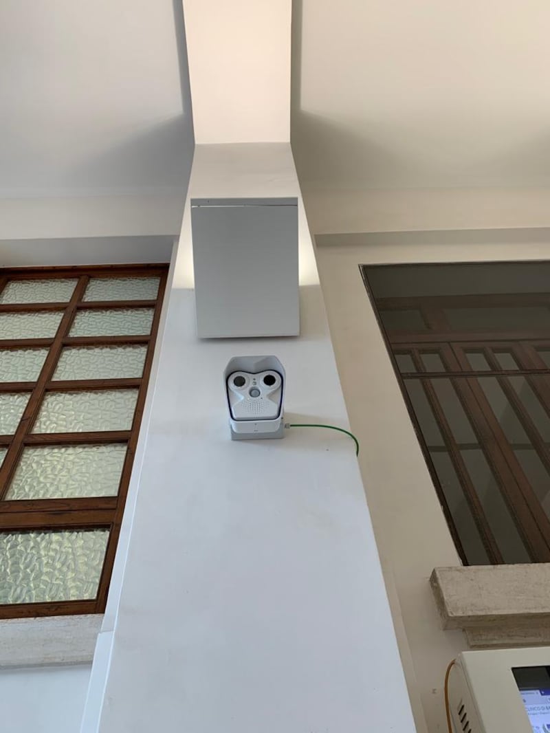 Bari, il termoscanner all'ingresso del policlinico 3