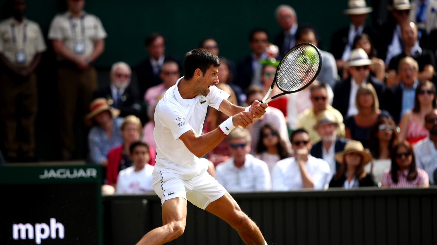 Djokovic è ancora il Re. Un magnifico Federer s'inchina al "tabù inglese"