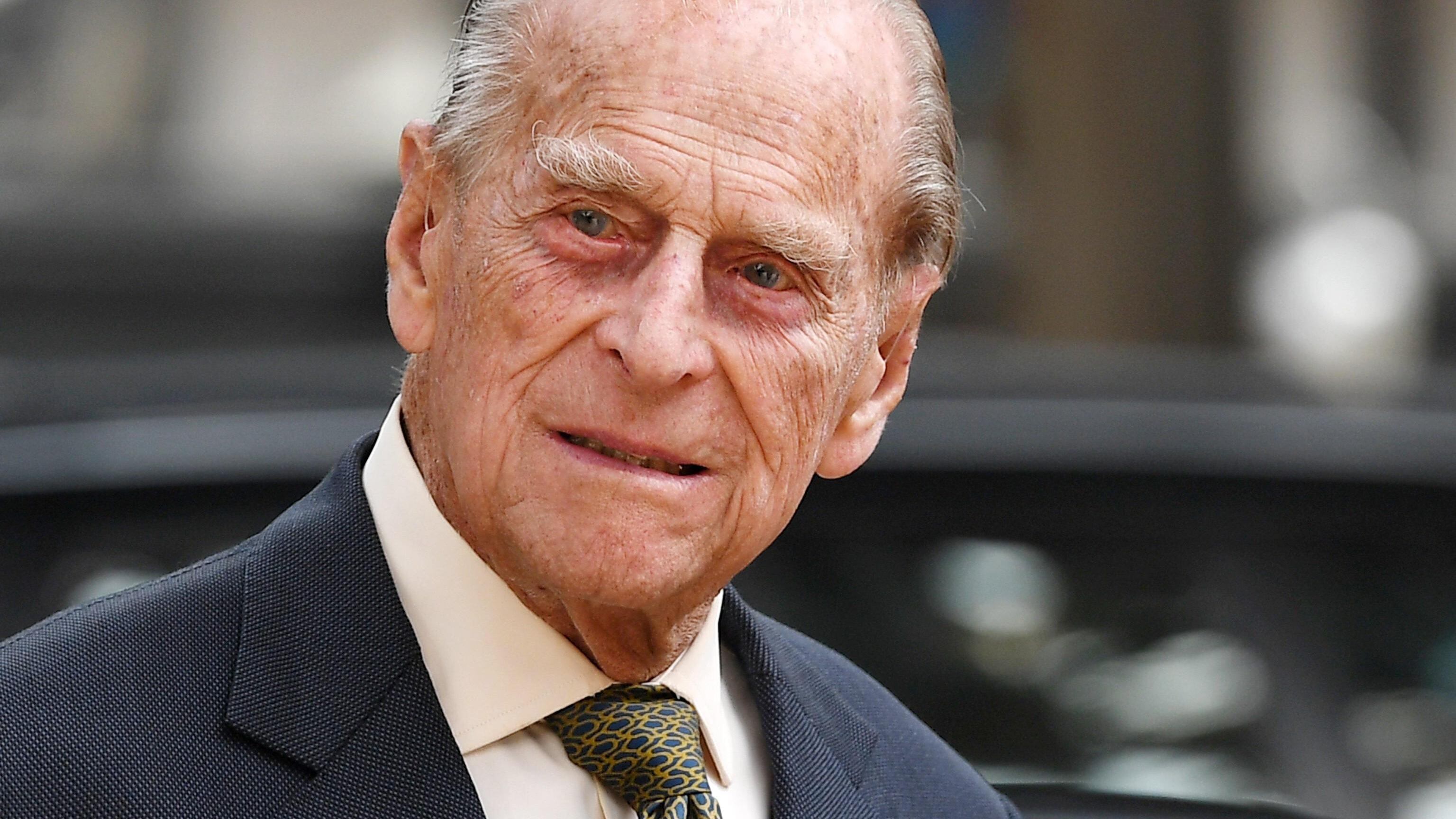 Le parole di Filippo su Meghan, ecco cosa disse a Harry: "Uno esce con le attrici, non le sposa"