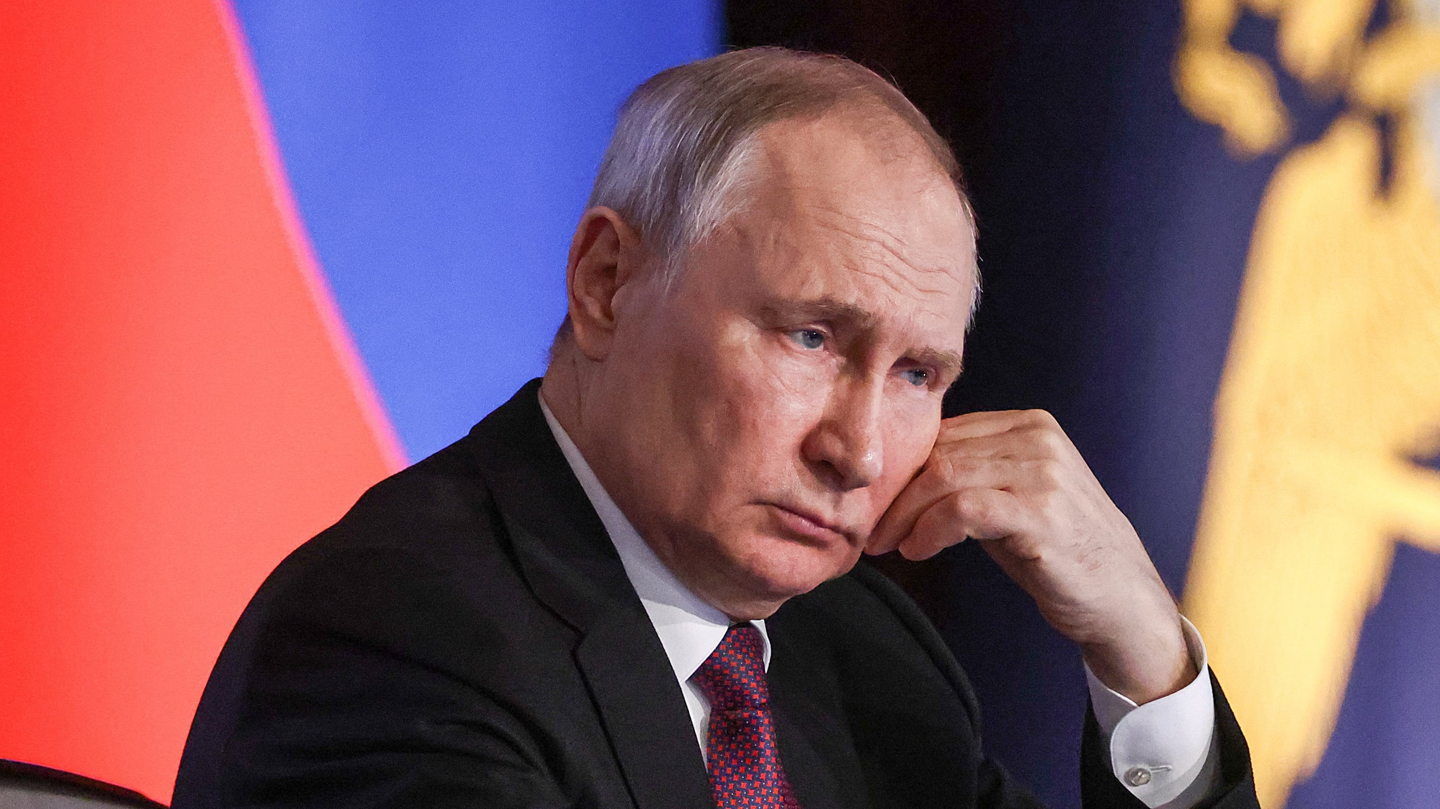 Dalla legionaria Schiff al trafficante di armi: chi sono i 25 italiani sulla lista nera di Putin