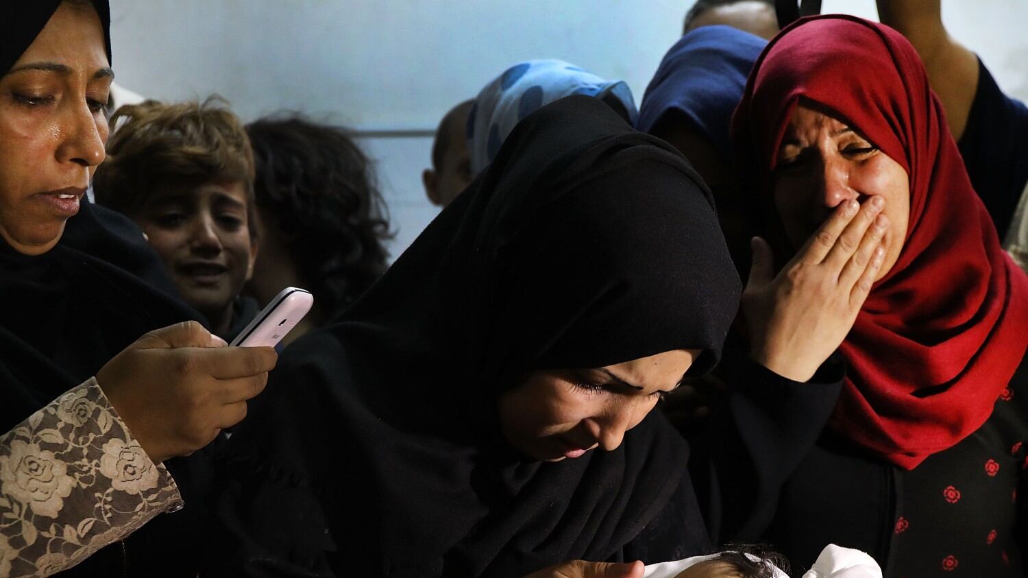 Gerusalemme accusa Hamas: "Usano i bambini come armi"