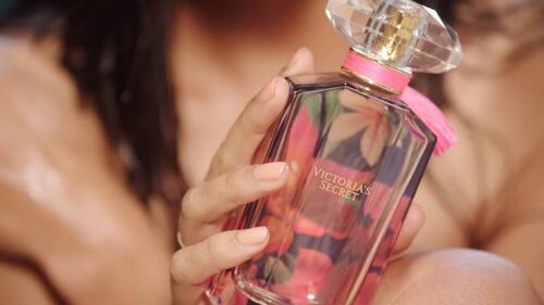 Sara Sampaio sexy per il nuovo profumo di Victoria's Secret 12